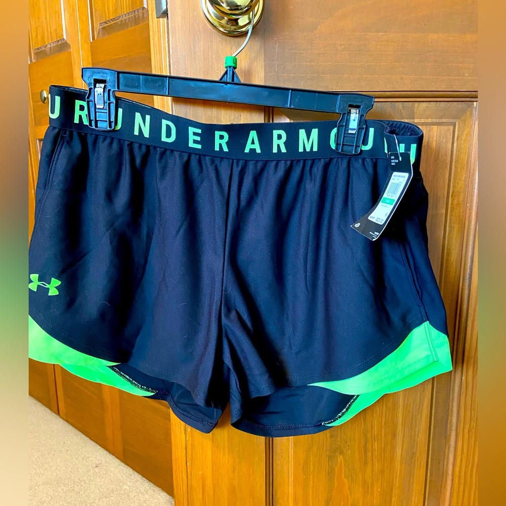Under Armour Workout Shorts Sz LG *NWT*
